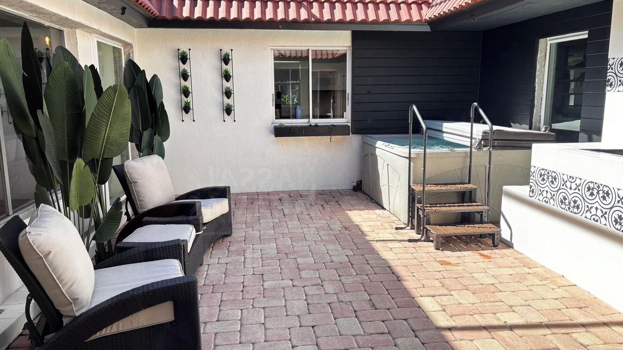 Photo of Patio Balcony in Sarasota Springs