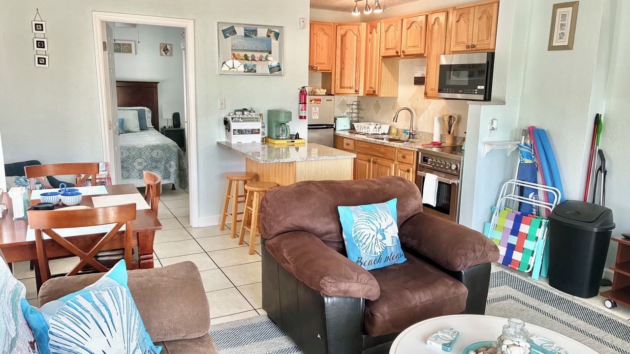 Photo of Livingroom in Madeira Beach