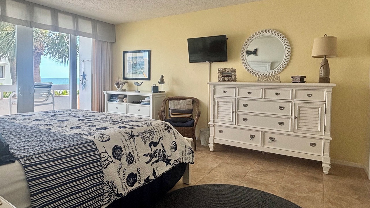 Photo of Bedroom in Redington Shores