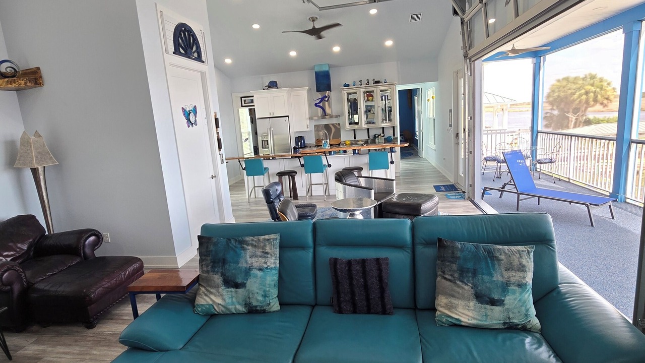 Photo of Livingroom in Old Homosassa