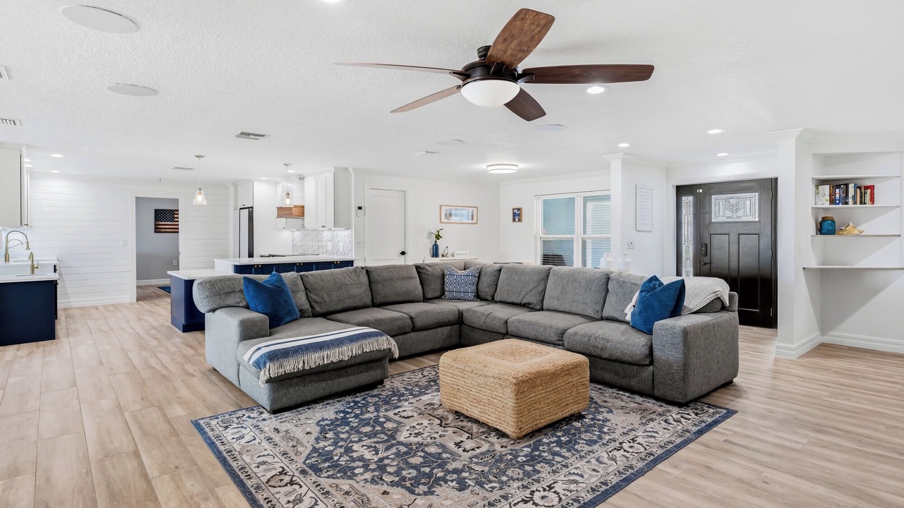 Photo of Livingroom in Harbor Hills