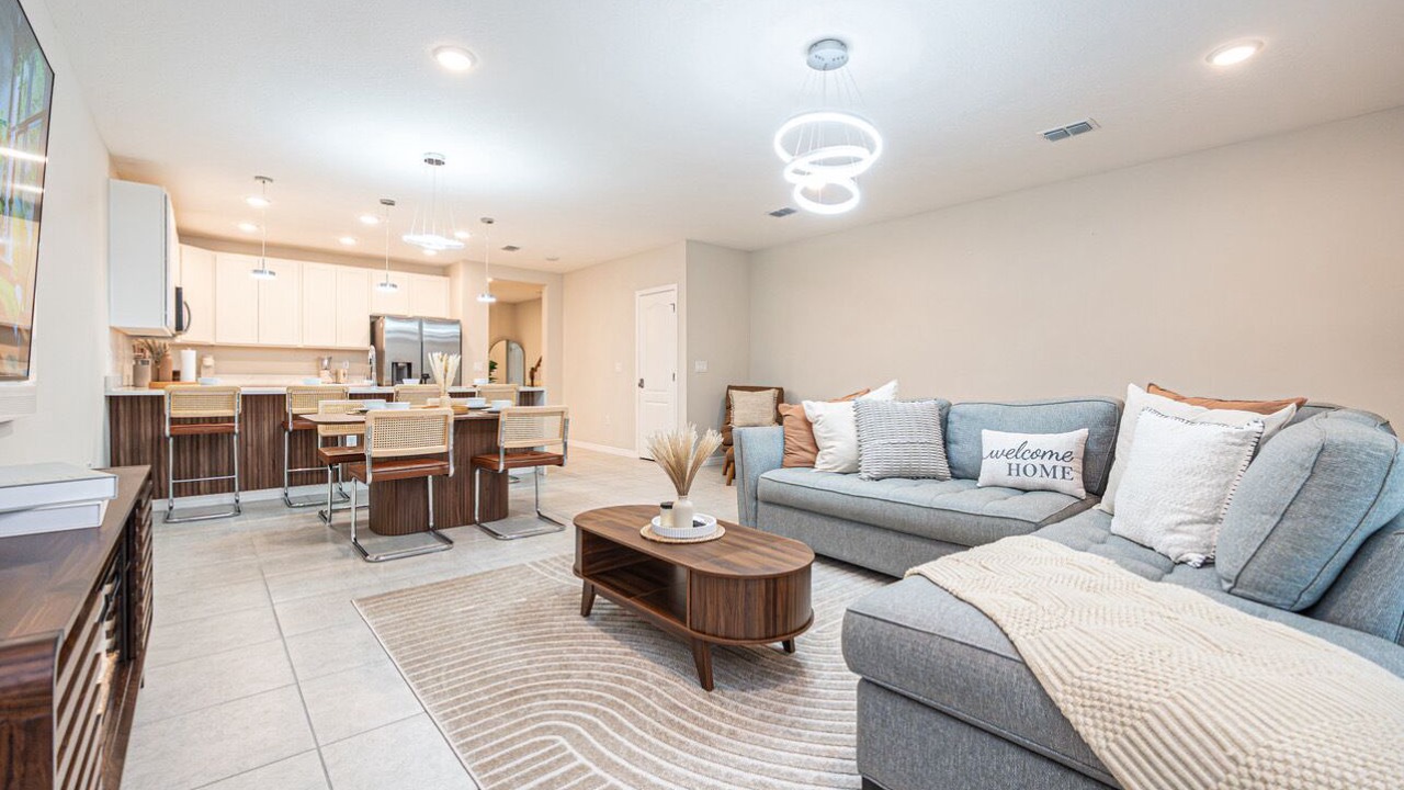 Photo of Livingroom in Eagle Pointe South