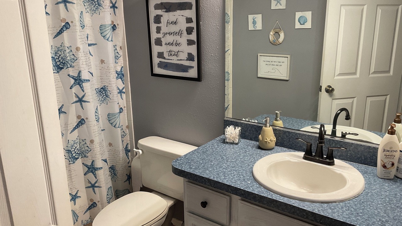 Photo of Bathroom in Regency Oaks