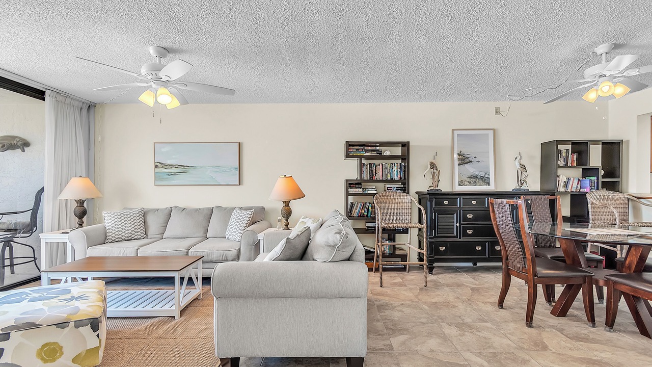 Photo of Livingroom in Redington Shores