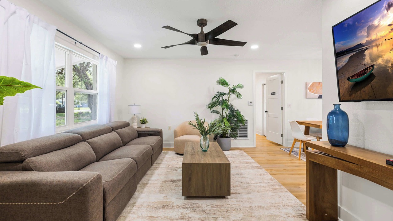 Photo of Livingroom in Ridge Manor
