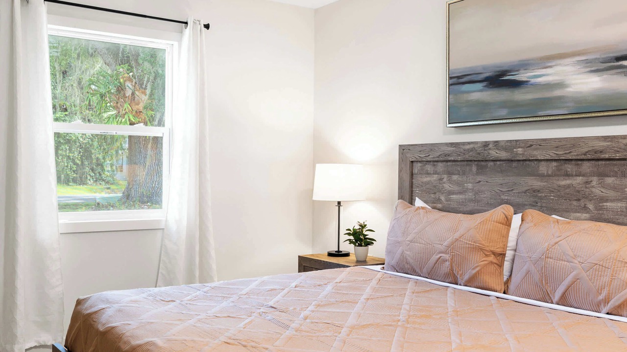 Photo of Bedroom in Ridge Manor