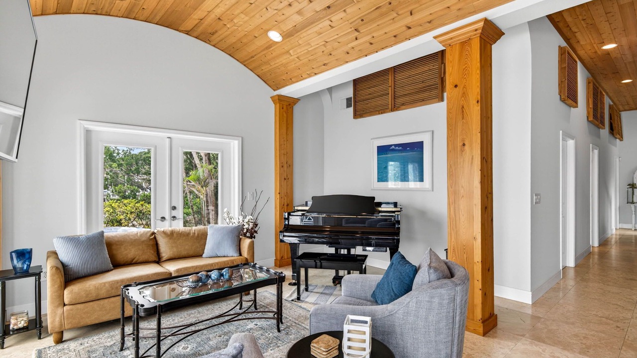 Photo of Livingroom in Crystal Beach