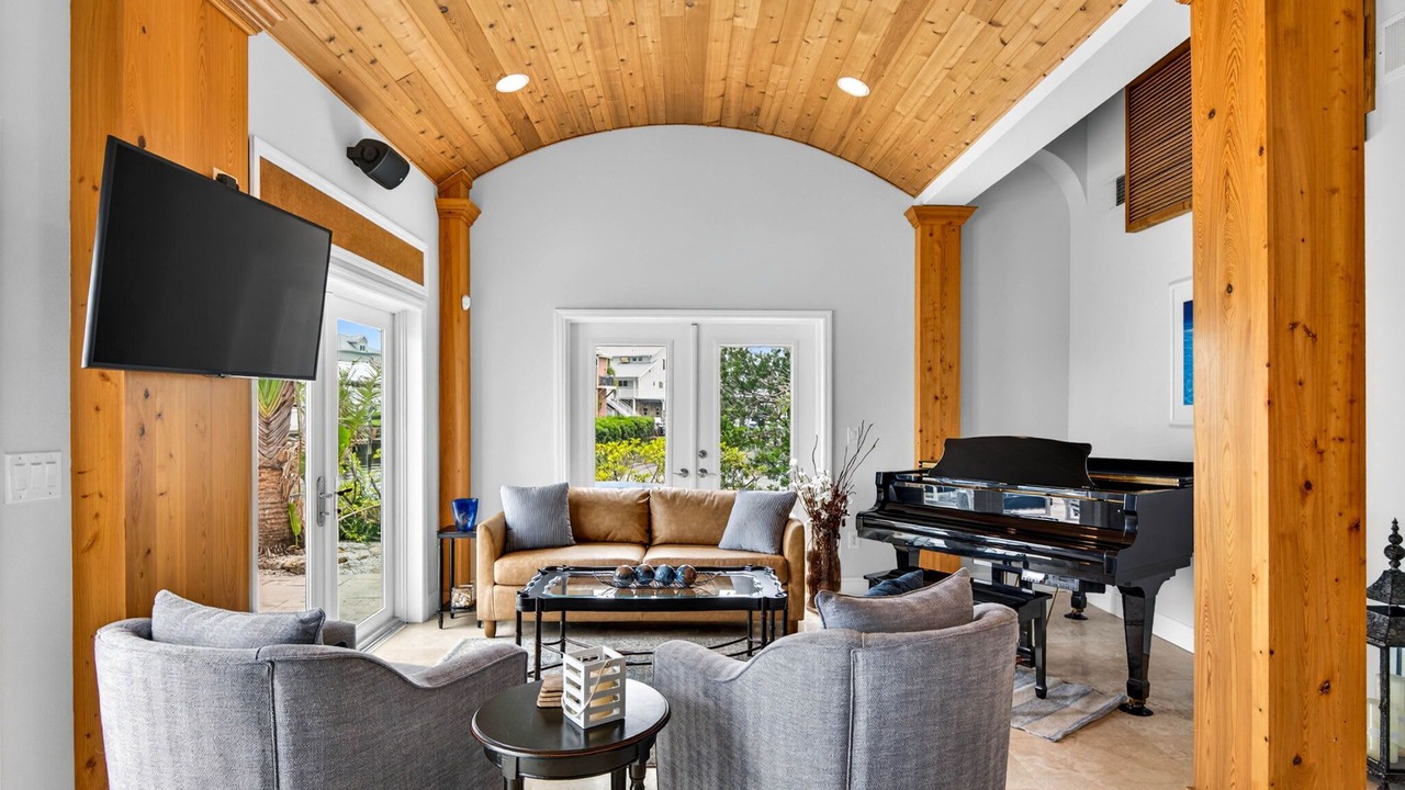 Photo of Livingroom in Crystal Beach