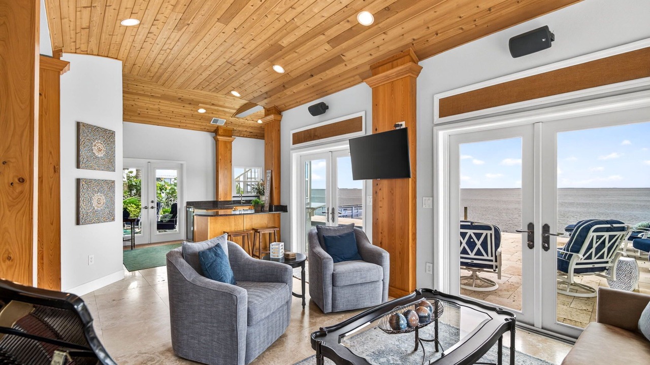 Photo of Livingroom in Crystal Beach