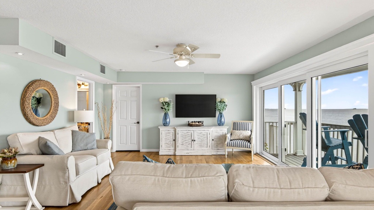 Photo of Livingroom in Crystal Beach