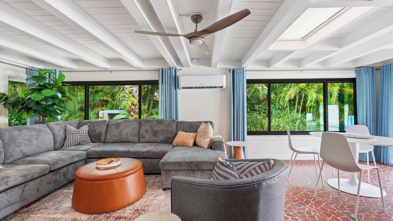Photo of Livingroom in Bay Isle
