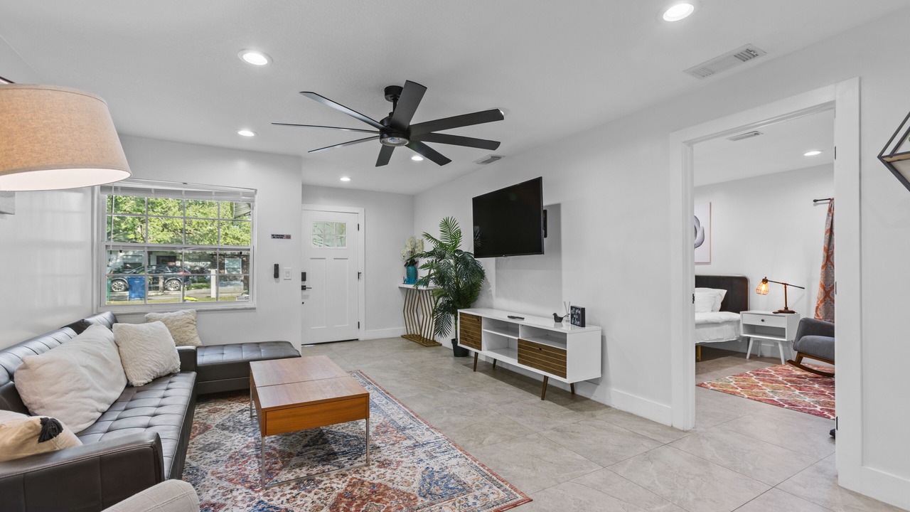 Photo of Livingroom in Port Tampa City