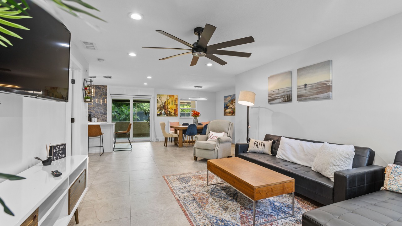 Photo of Livingroom in Port Tampa City