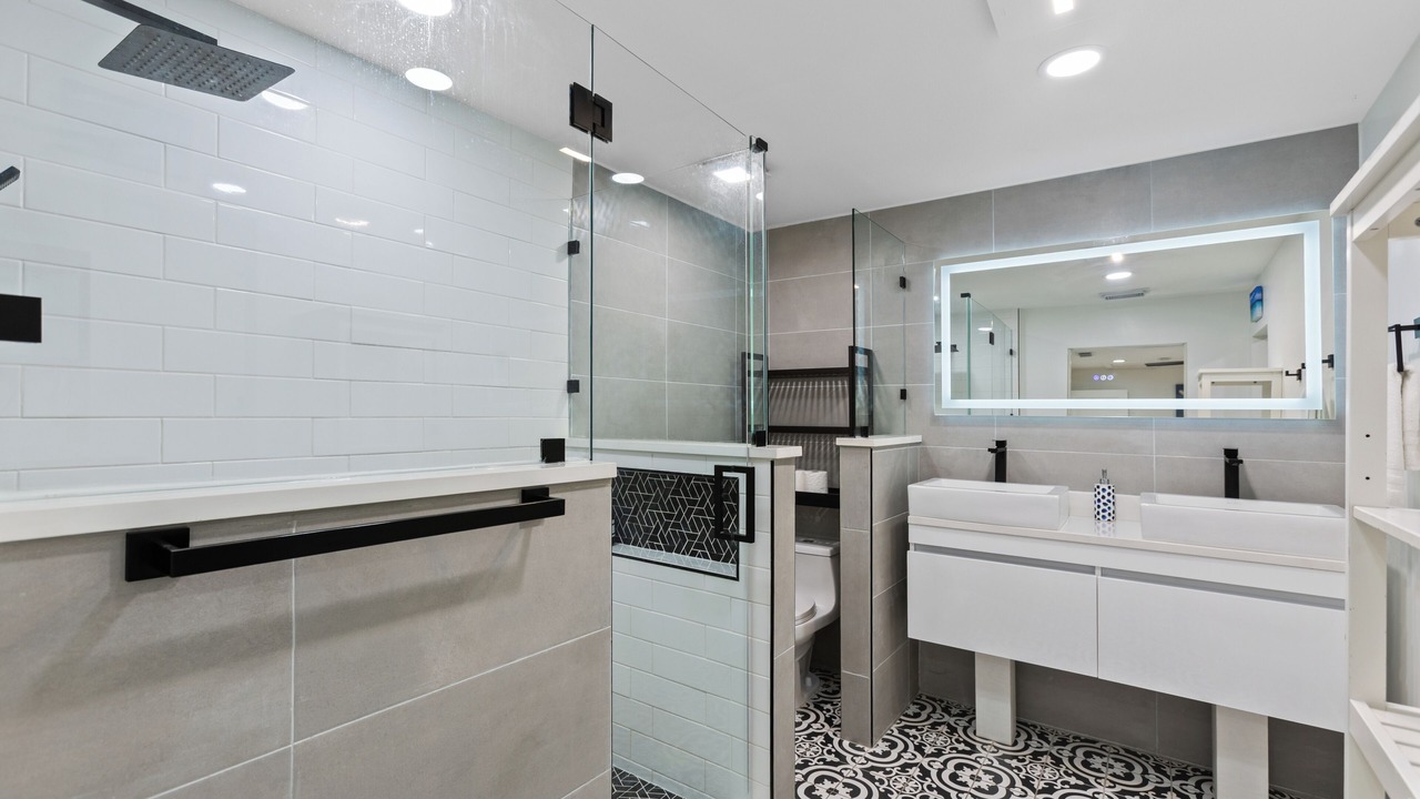 Photo of Bathroom in Port Tampa City