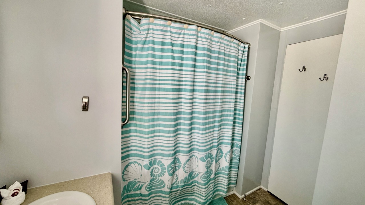 Photo of Bathroom in Weeki Wachee Gardens