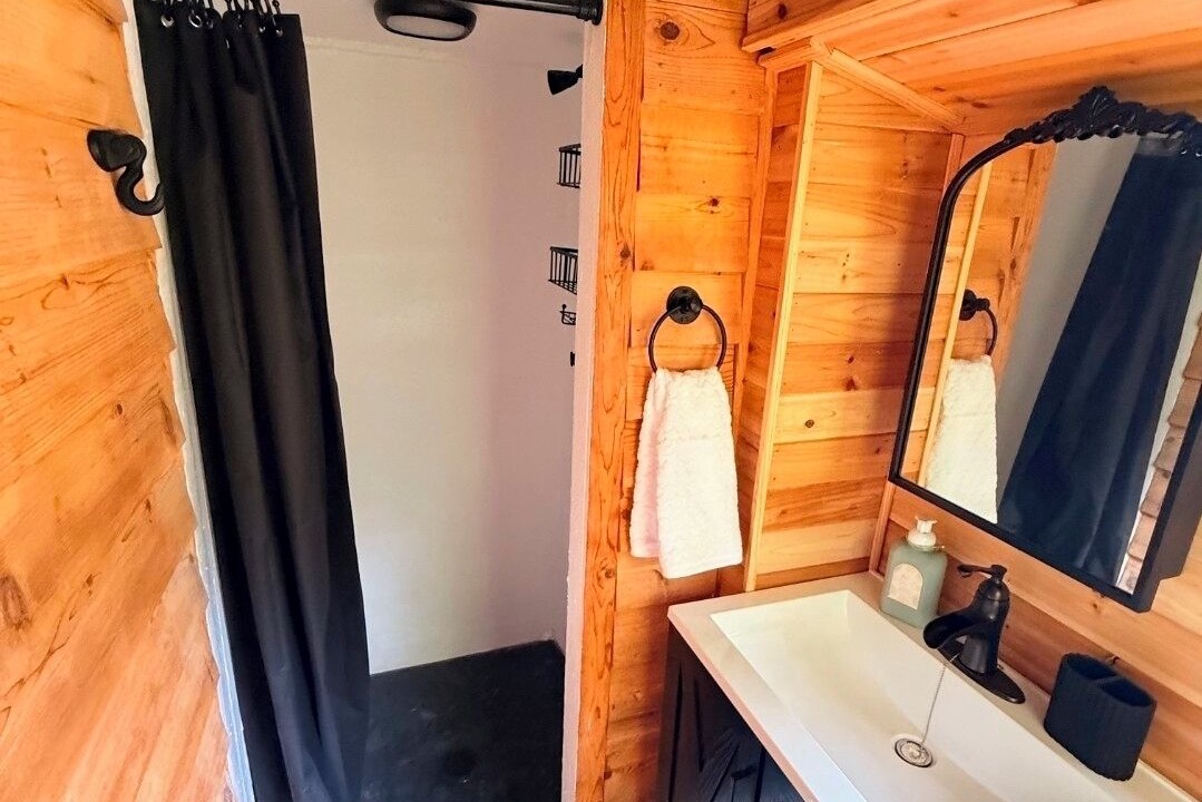 Photo of Bathroom in Citrus Springs