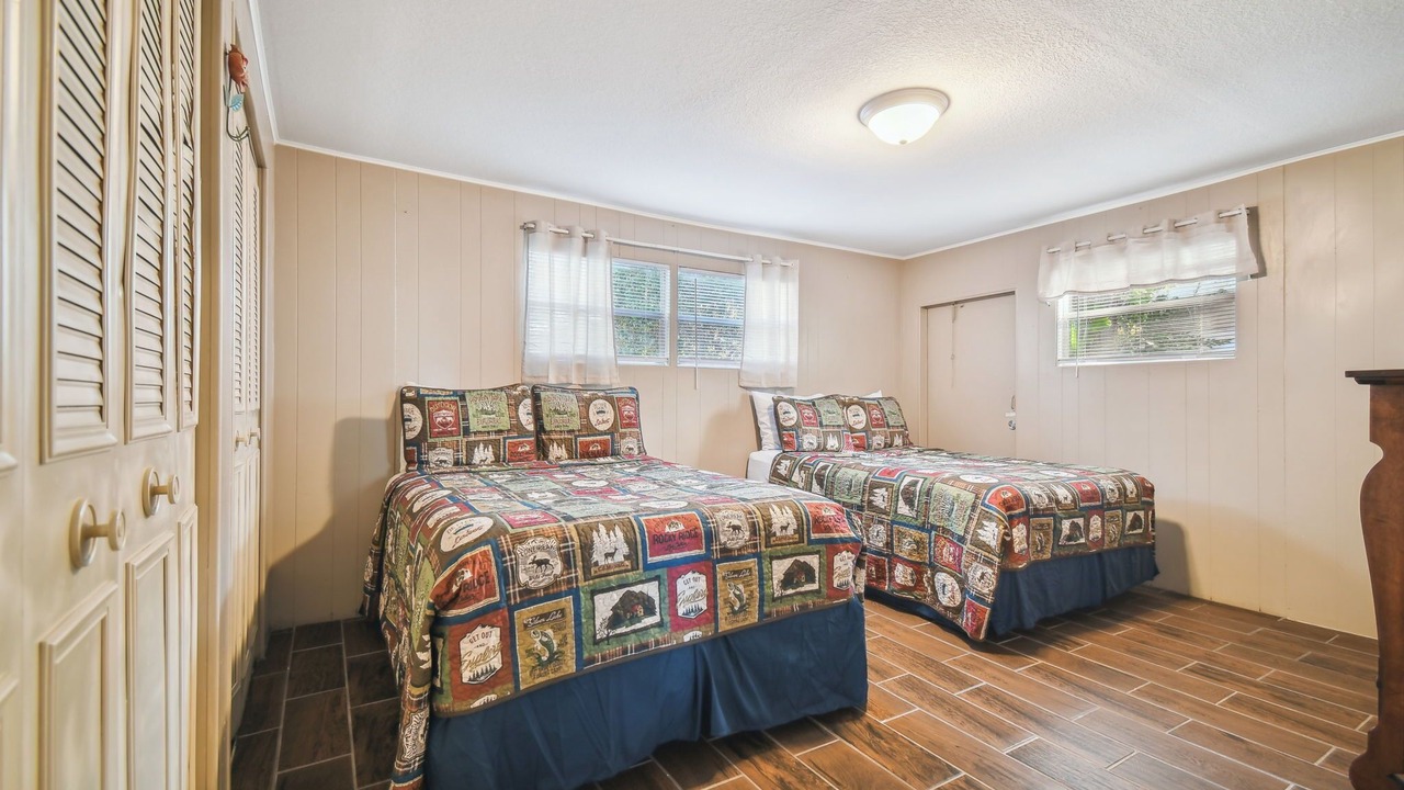 Photo of Bedroom in Weeki Wachee Gardens