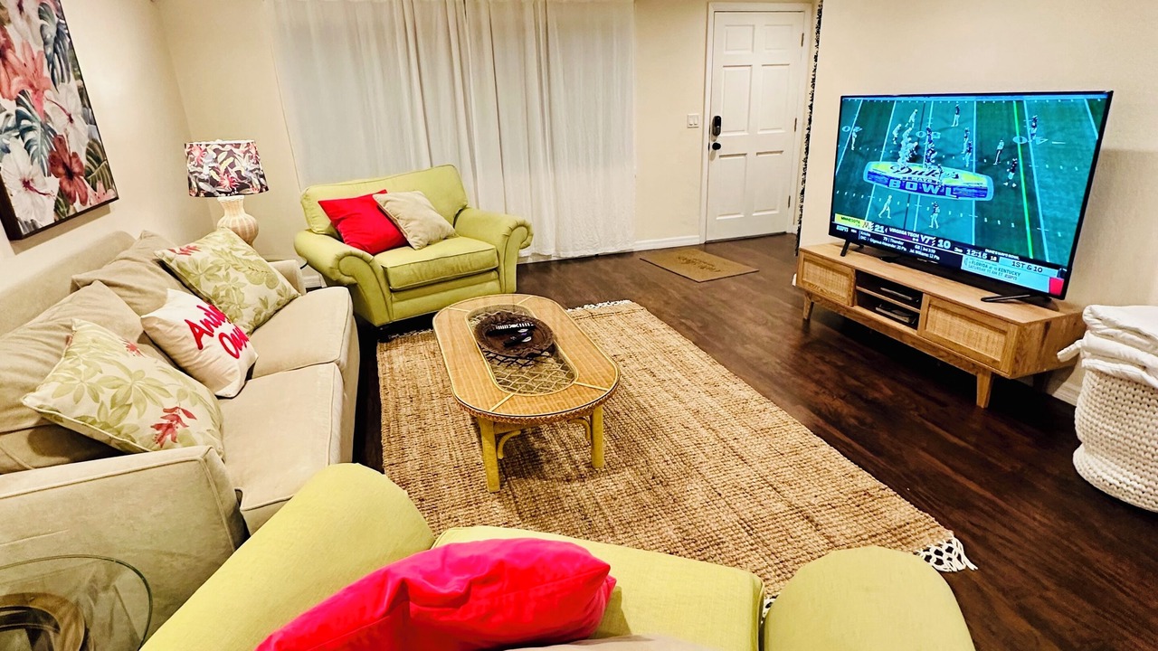 Photo of Livingroom in Forest Hills