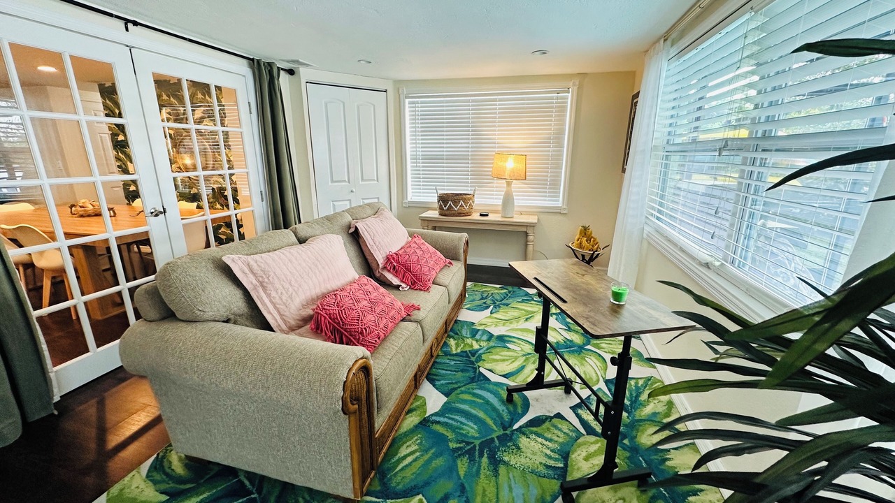 Photo of Livingroom in Forest Hills