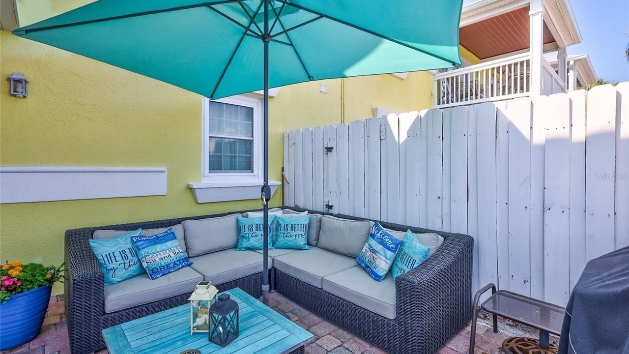 Photo of Patio Balcony in Coquina Key