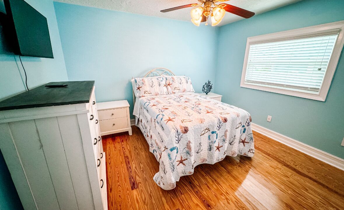 Photo of Bedroom in Elizabeth Mcbrides Raulersons