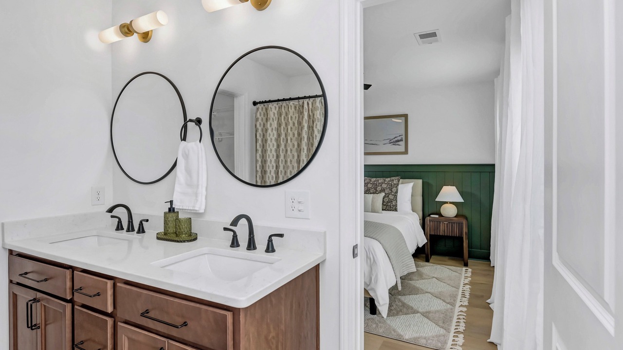 Photo of Bedroom in Oak Grove