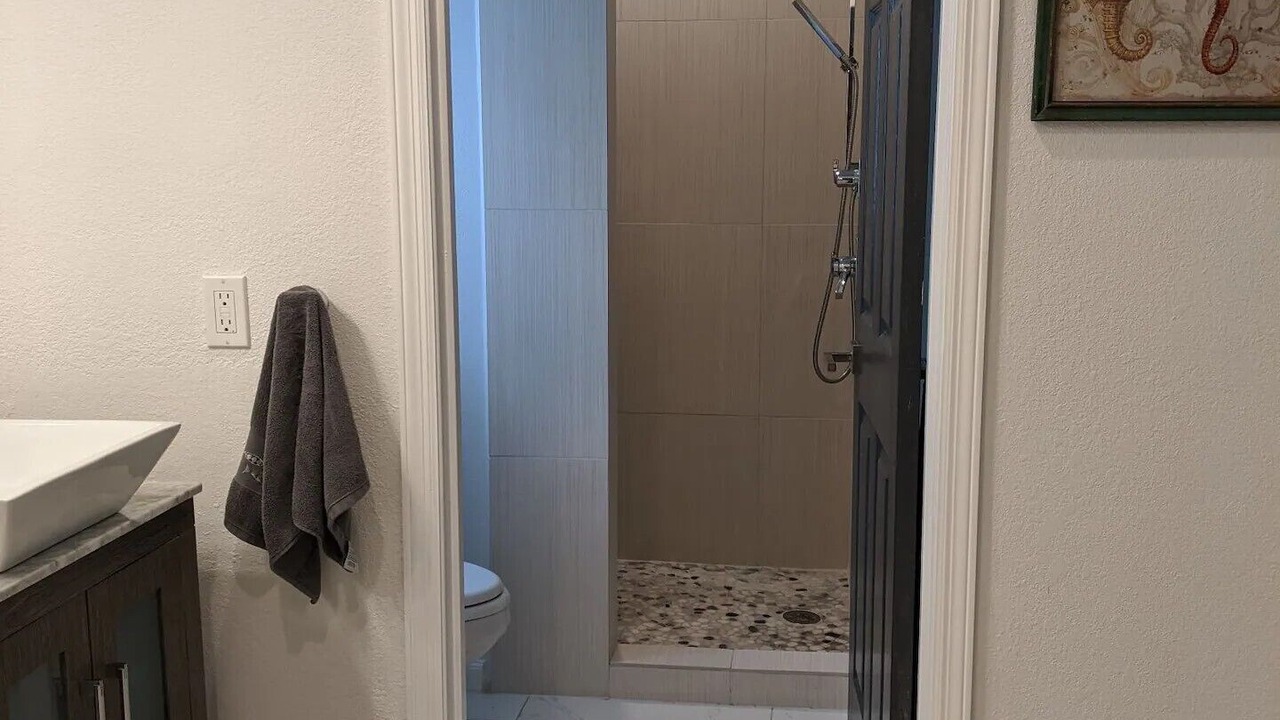 Photo of Bathroom in Thomas Drive