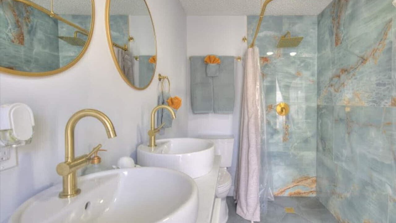 Photo of Bathroom in Largo