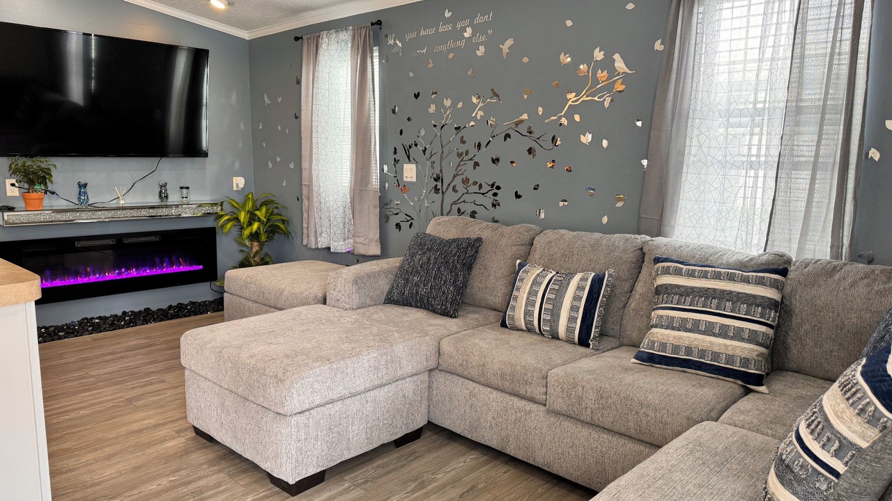 Photo of Livingroom in Trailer Estates