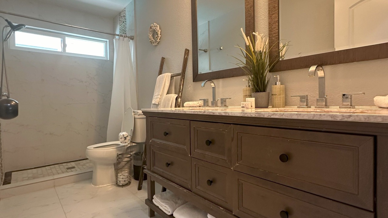 Photo of Bathroom in Largo