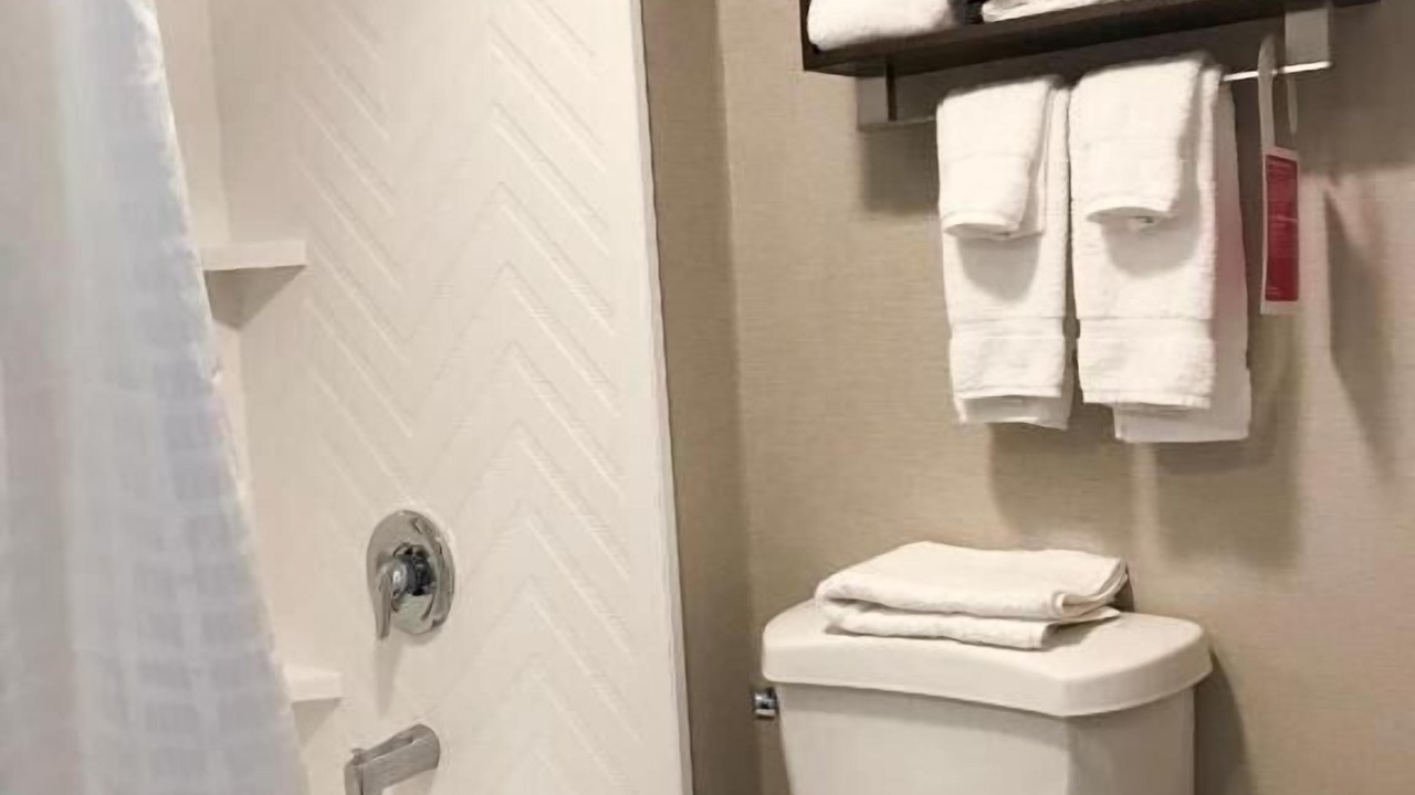 Photo of Bathroom in Airport North