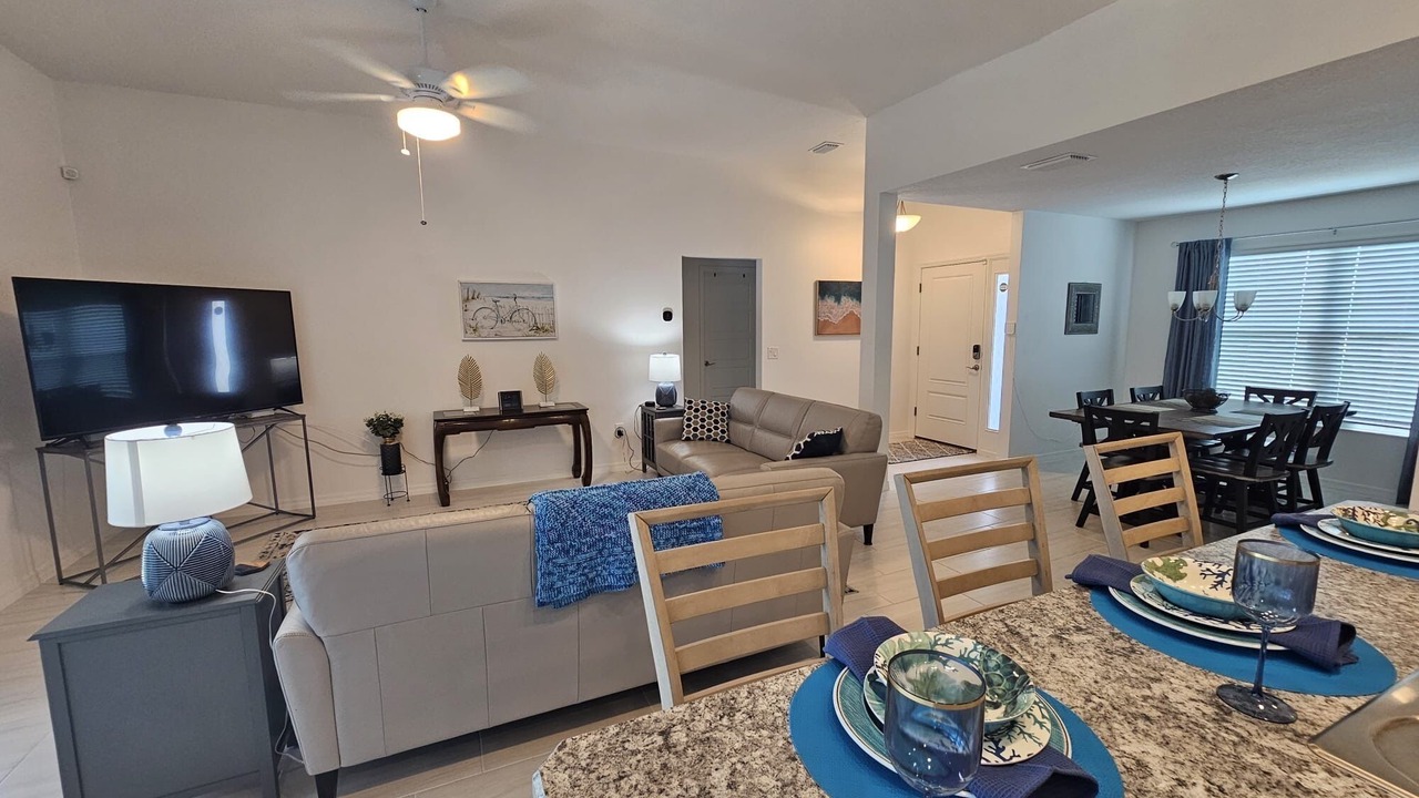 Photo of Livingroom in Leesburg