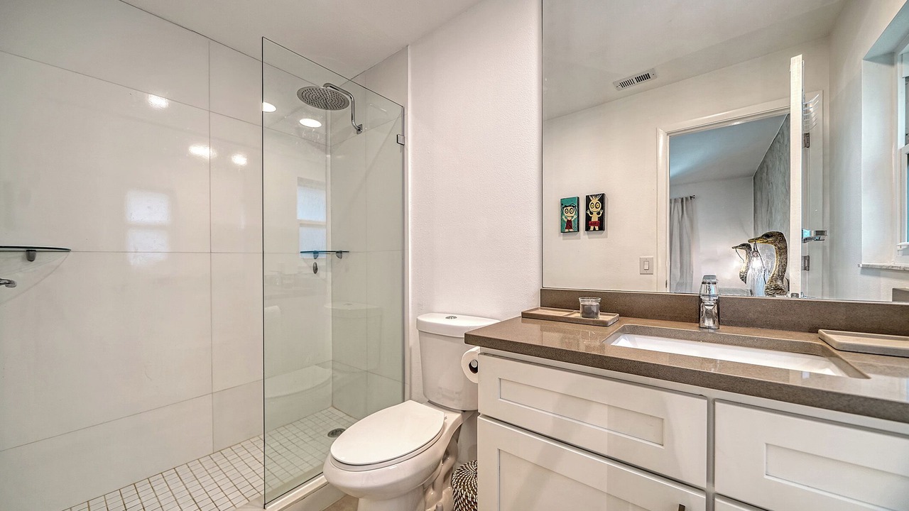 Photo of Bathroom in Indian Beach Sapphire Shores