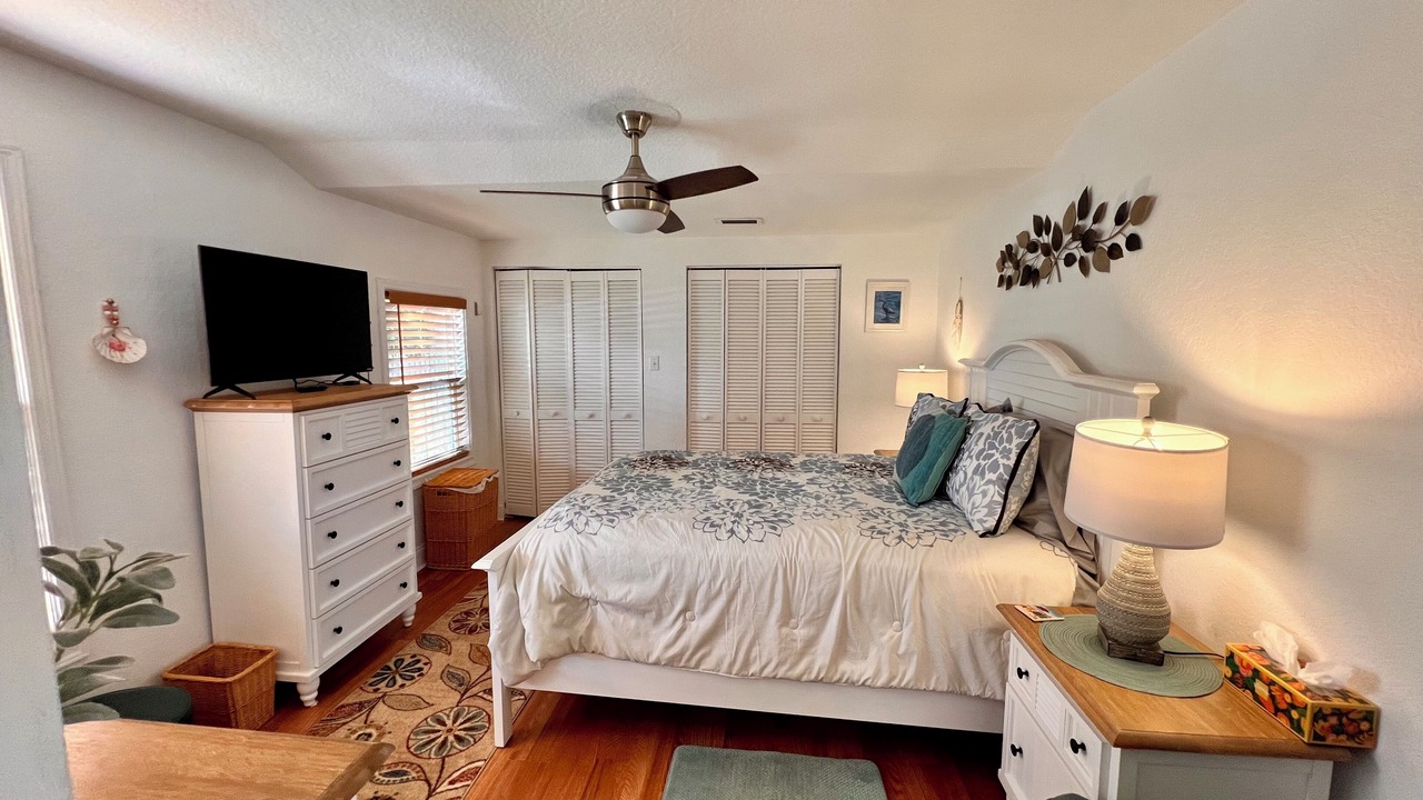 Photo of Bedroom in Edgewater