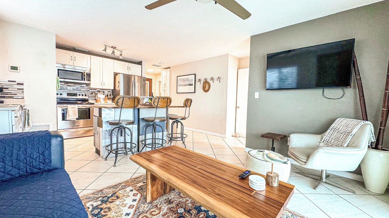 Photo of Livingroom in Colin Park