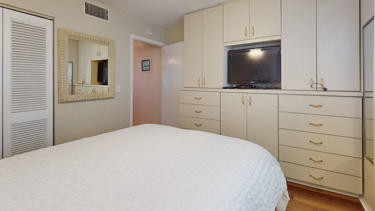 Photo of Bedroom in Sunset Beach