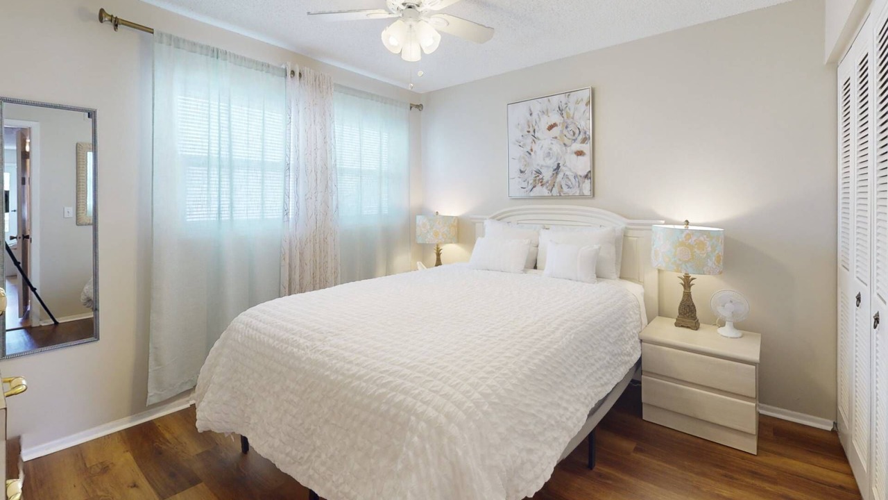 Photo of Bedroom in Sunset Beach