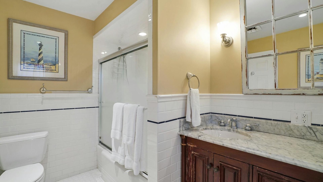 Photo of Bathroom in Mantoloking