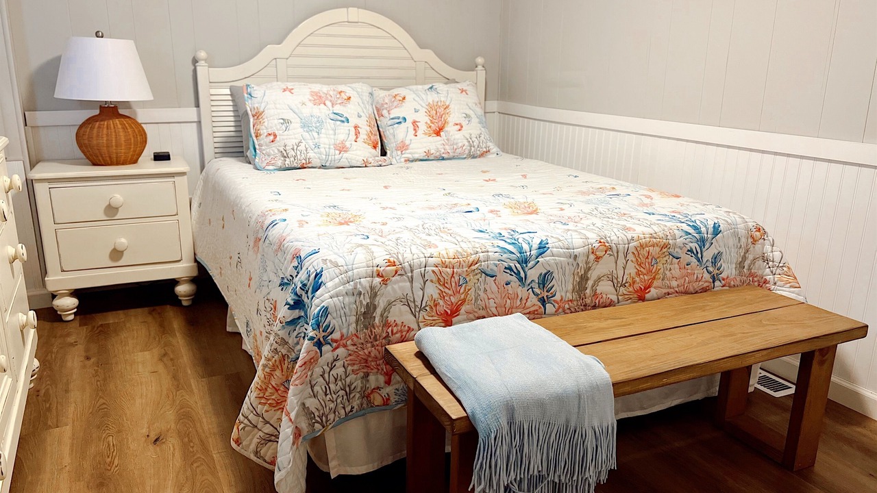 Photo of Bedroom in Weeki Wachee Gardens