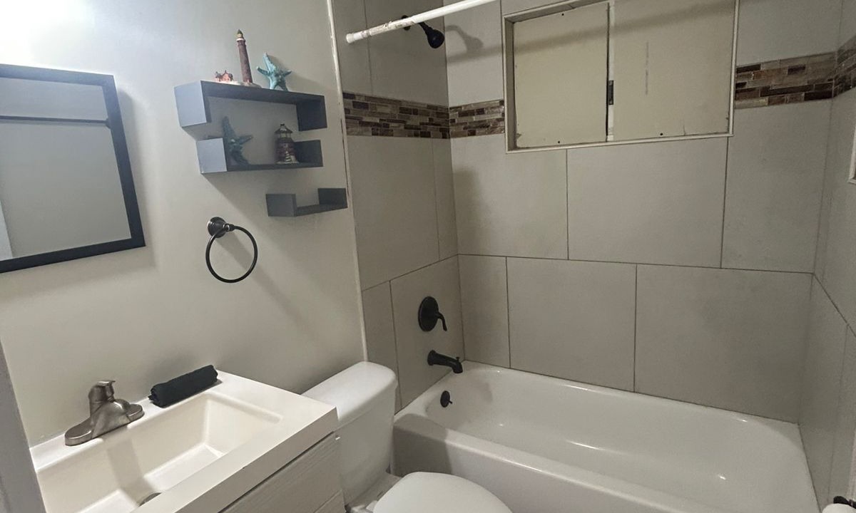 Photo of Bathroom in New Smyrna Beach