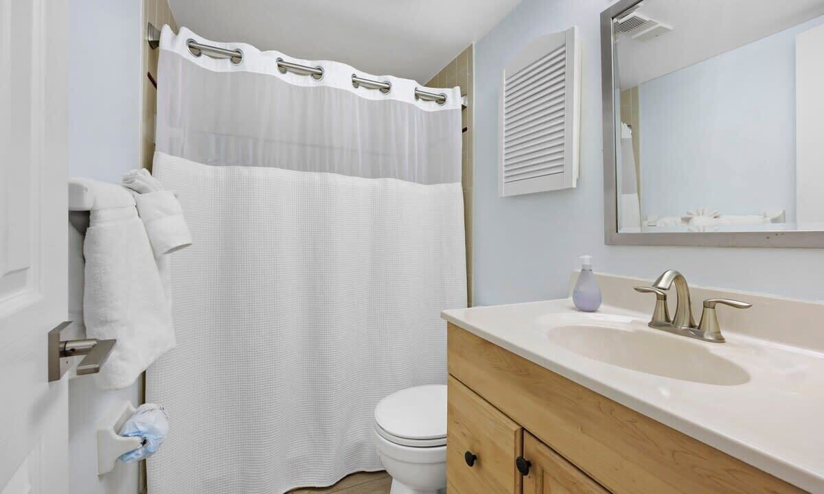 Photo of Bathroom in Avon By The Sea