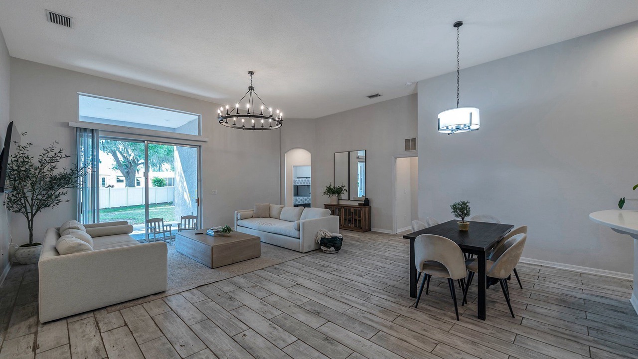 Photo of Livingroom in Parrish