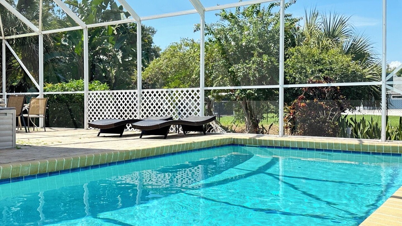 Photo of Outdoor in Gulf Gate Estates