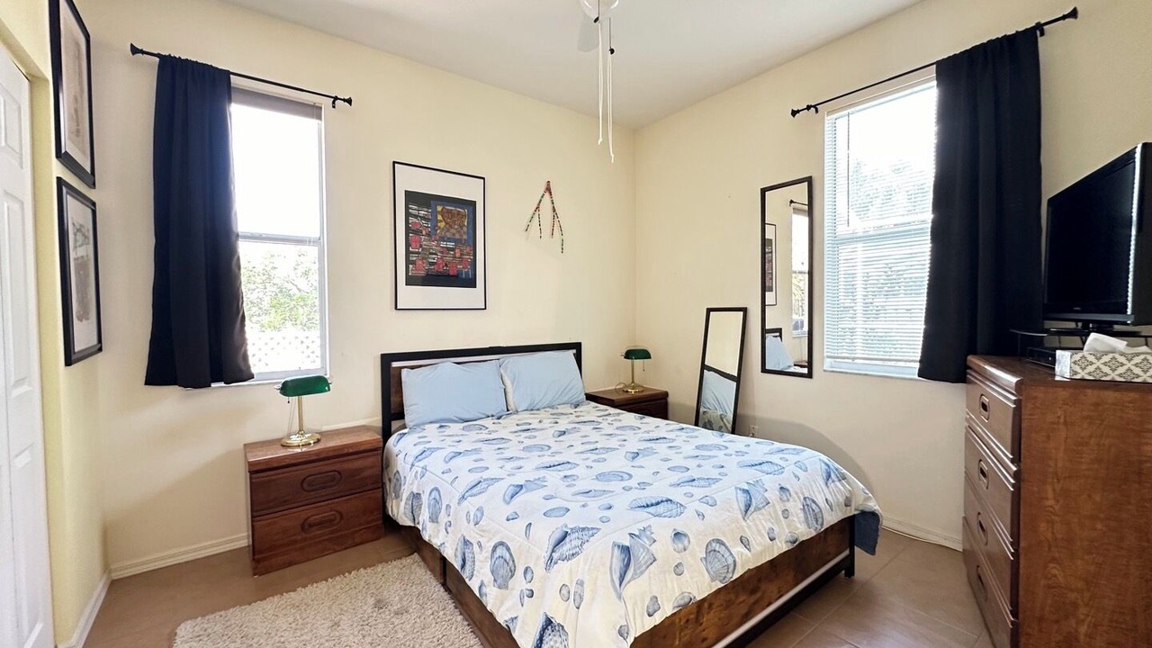 Photo of Bedroom in Gulf Gate Estates