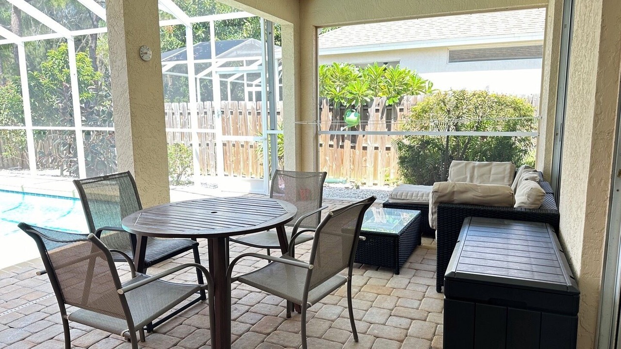 Photo of Outdoor in Gulf Gate Estates