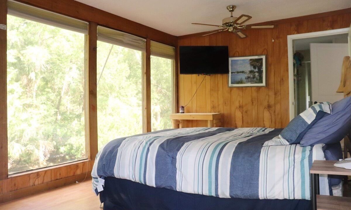 Photo of Bedroom in Steinhatchee