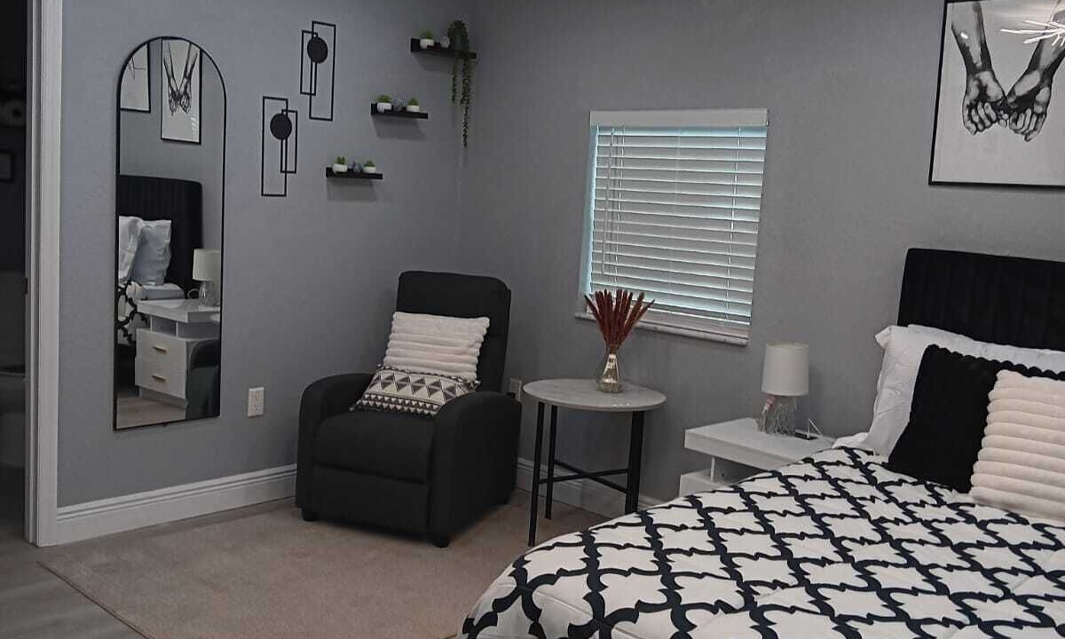 Photo of Bedroom in United Central