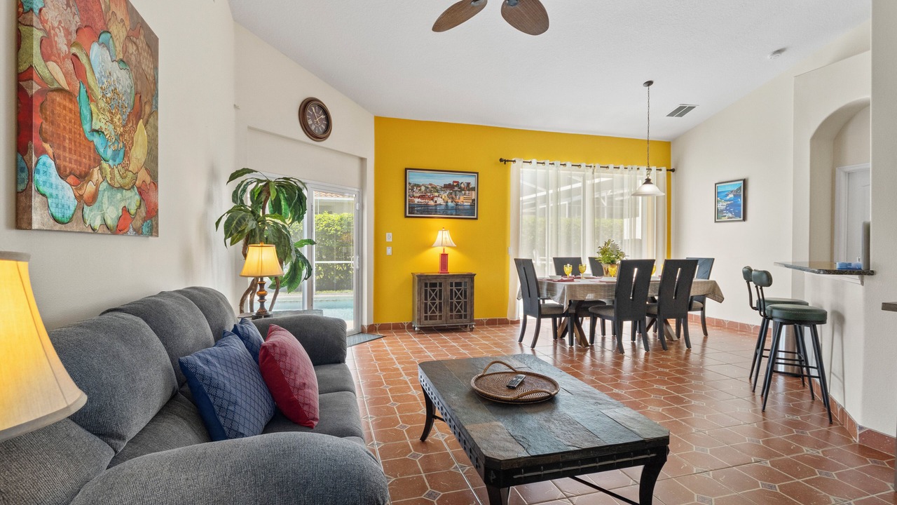 Photo of Livingroom in Tuscan Hills