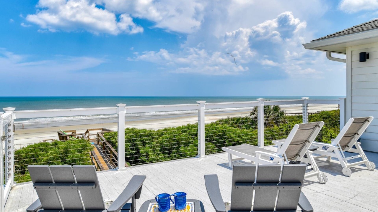 Photo of Patio Balcony in Crescent Beach