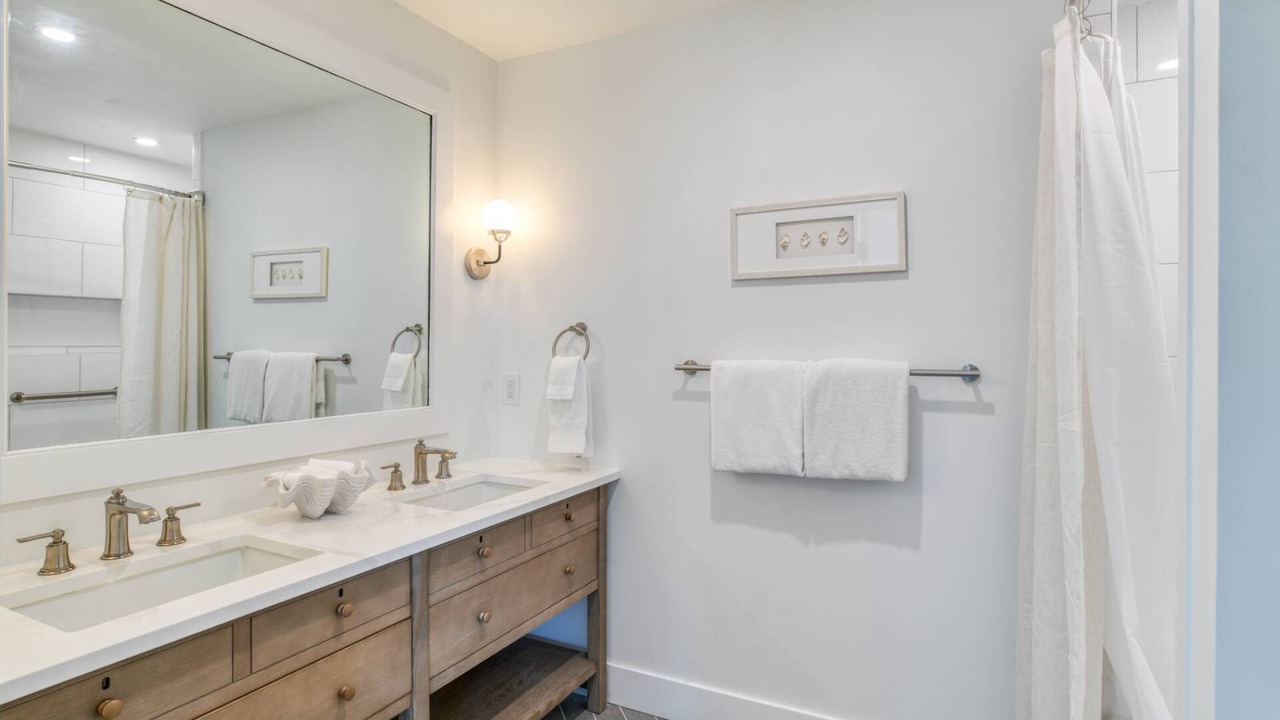 Photo of Bathroom in Crescent Beach